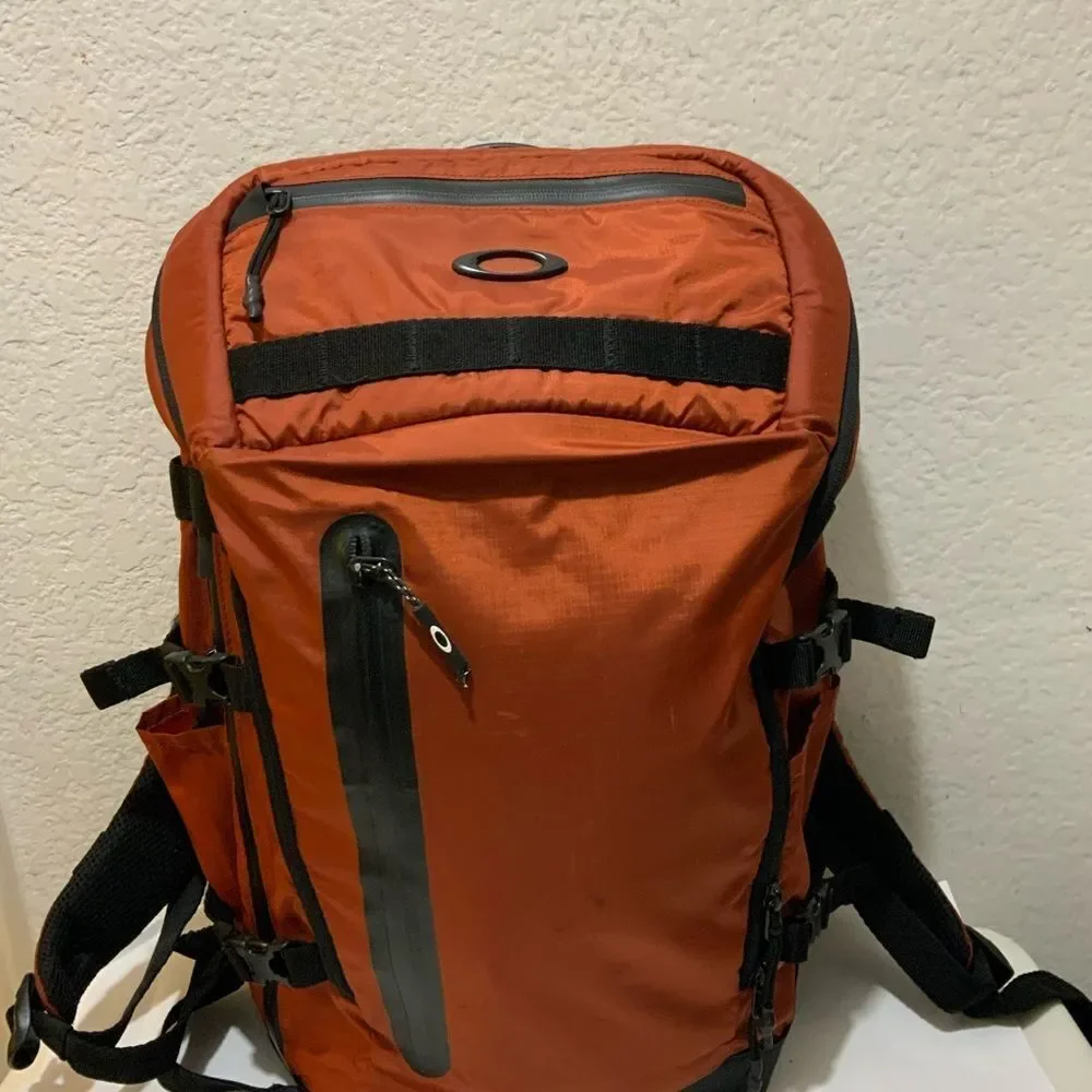 Oakley Outdoor Backpack Brick